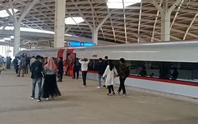 Kereta Cepat Resmi Beroperasi